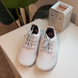 Allbirds women’s tree runner super light sneaker- size 8
